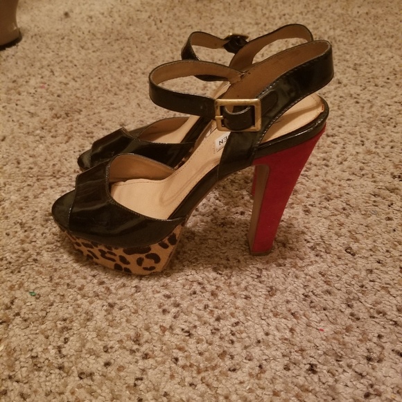 Heels - Picture 1 of 4